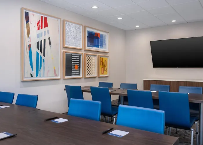 Express & St Louis Area By Ihg 3*