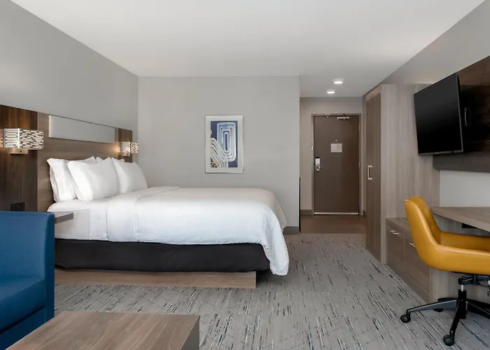 Отель Express & St Louis Area By Ihg Элтон