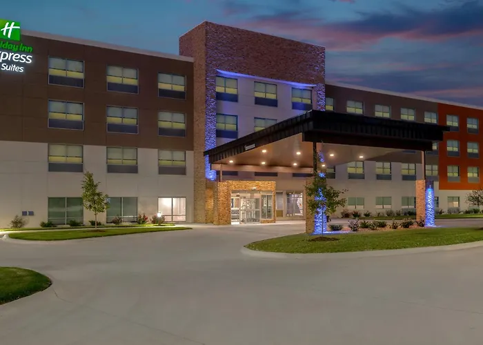 Отель Express & St Louis Area By Ihg